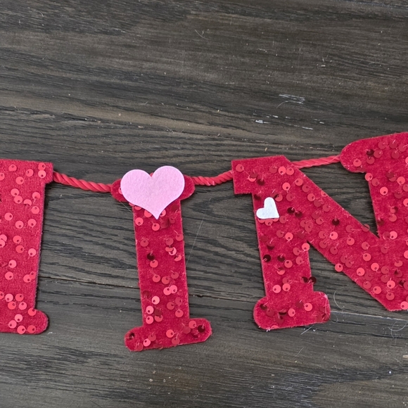 Artisan Red 'Be Mine' Holiday Garland - Picture 3 of 4
